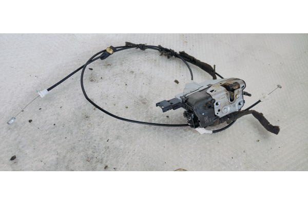 Recambio de cerradura puerta lateral derecha para peugeot partner kombi 1.6 hdi 110 fap referencia OEM IAM 828416  