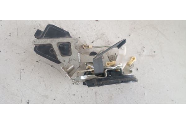 Recambio de cerradura puerta trasera izquierda para hyundai tucson (jm) 2.0 crdi cat referencia OEM IAM   