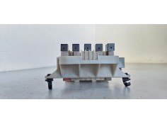 Recambio de caja reles / fusibles para toyota rav 4 (a2) 2.0 turbodiesel cat referencia OEM IAM 8198050030  