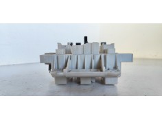 Recambio de caja reles / fusibles para toyota rav 4 (a2) 2.0 turbodiesel cat referencia OEM IAM 8198050030  