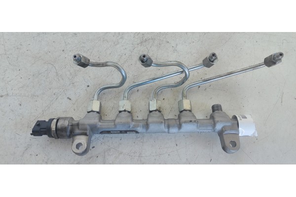 Recambio de rampa inyectora para hyundai i30 1.6 crdi cat referencia OEM IAM 0445214181  
