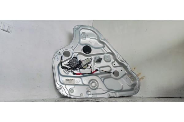 Recambio de elevalunas trasero izquierdo para hyundai i30 1.6crdi 90 referencia OEM IAM 834702L010  