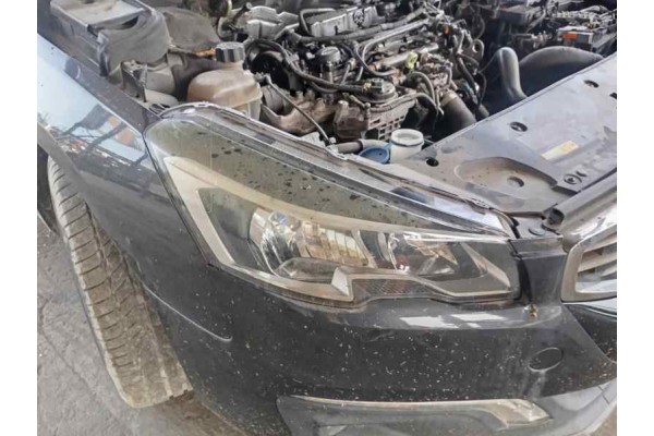 Recambio de faro derecho para peugeot 508 sw 2.0 hdi 182 fap referencia OEM IAM 9807241180  
