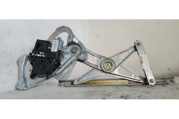 Recambio de elevalunas trasero izquierdo para renault scenic iii 1.6dci 130 fap referencia OEM IAM 827310166R  