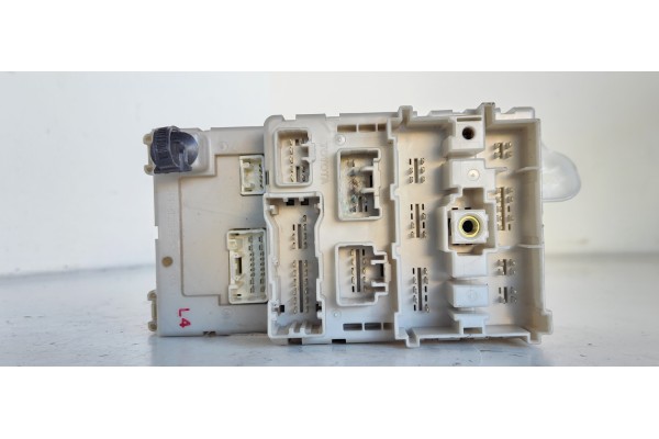 Recambio de caja reles / fusibles para toyota rav 4 (a2) 2.0 turbodiesel cat referencia OEM IAM 3C110782  