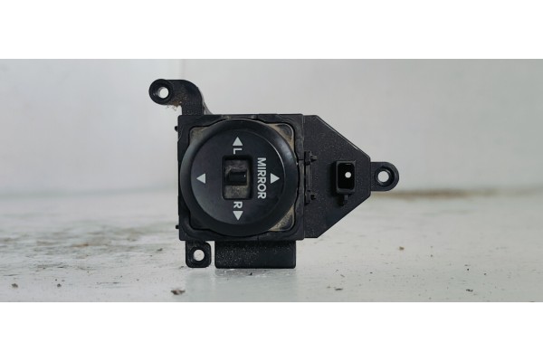 Recambio de mando retrovisor para hyundai i30 1.6crdi 90 referencia OEM IAM   