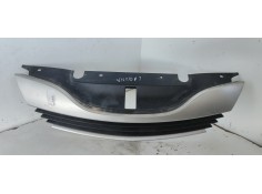 Recambio de rejilla delantera para renault laguna ii (bg0) 1.9 dci diesel referencia OEM IAM 8200012581  