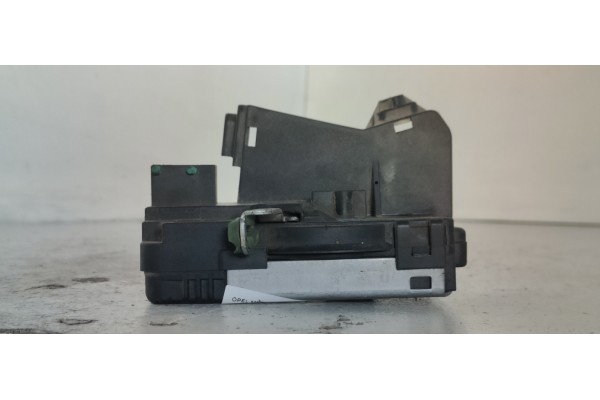 Recambio de cerradura puerta delantera derecha para opel meriva enjoy referencia OEM IAM 13154792  
