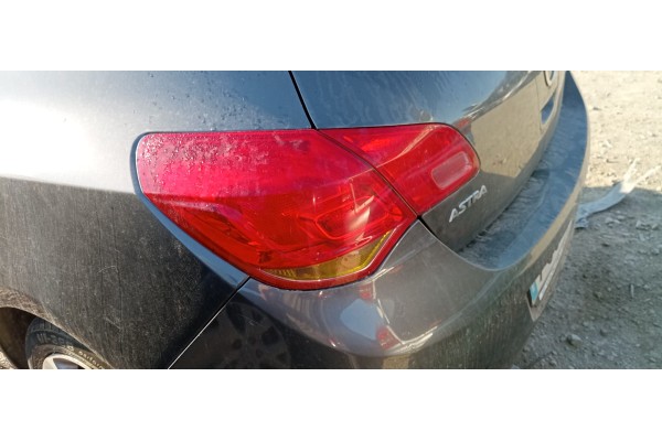 Recambio de piloto trasero izquierdo para opel astra j lim. essentia referencia OEM IAM   