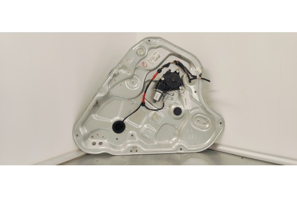 Recambio de elevalunas trasero izquierdo para hyundai i30 1.6 crdi 115 referencia OEM IAM 834502R000  