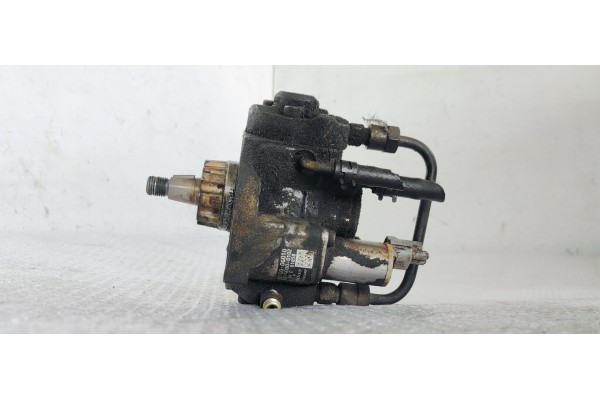 Recambio de bomba inyeccion para toyota avensis berlina (t25) 2.0 d4d 115 referencia OEM IAM 221000G010  