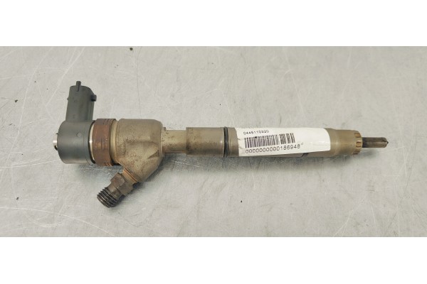 Recambio de inyector para hyundai i30 1.6 crdi 115 referencia OEM IAM 0445110320  