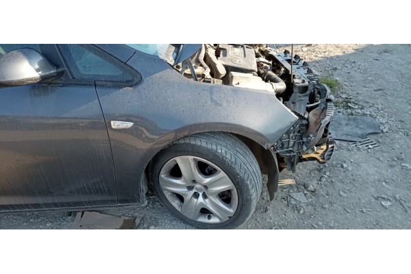 Recambio de aleta delantera derecha para opel astra j lim. essentia referencia OEM IAM   