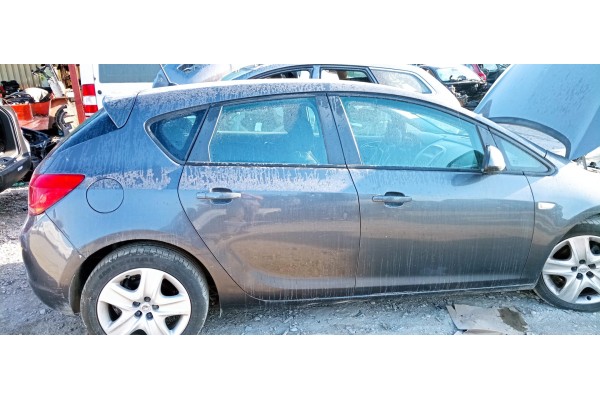 Recambio de puerta trasera derecha para opel astra j lim. essentia referencia OEM IAM   