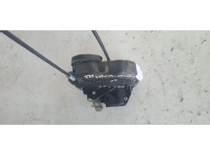 Recambio de cerradura puerta trasera izquierda para toyota auris 1.8 16v cat referencia OEM IAM 2C6113011  