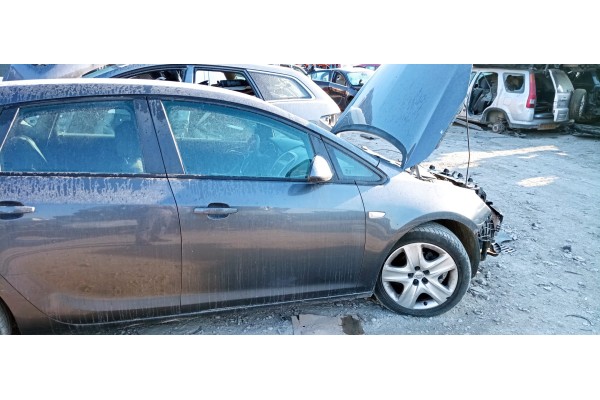 Recambio de puerta delantera derecha para opel astra j lim. essentia referencia OEM IAM   