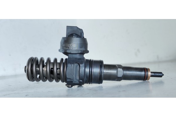 Recambio de inyector para volkswagen touareg (7la) 5.0 v10 tdi dpf referencia OEM IAM 07Z130073S  