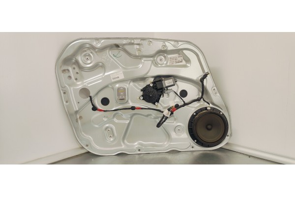 Recambio de elevalunas delantero izquierdo para hyundai i30 1.6 crdi 115 referencia OEM IAM 824502R000  