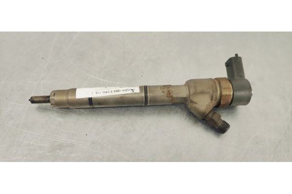 Recambio de inyector para hyundai i30 1.6 crdi 115 referencia OEM IAM 0445110320  