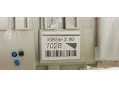 Recambio de caja reles / fusibles para toyota verso 1.6d4d 112 fap referencia OEM IAM 827300F320  