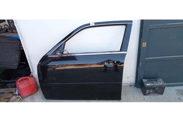 Recambio de puerta delantera izquierda para chrysler 300 c 3.0 crd executive referencia OEM IAM   