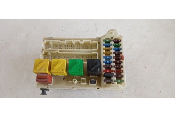 Recambio de caja reles / fusibles para ford mondeo berlina (ge) 1.8 cat referencia OEM IAM 93BG14K150  