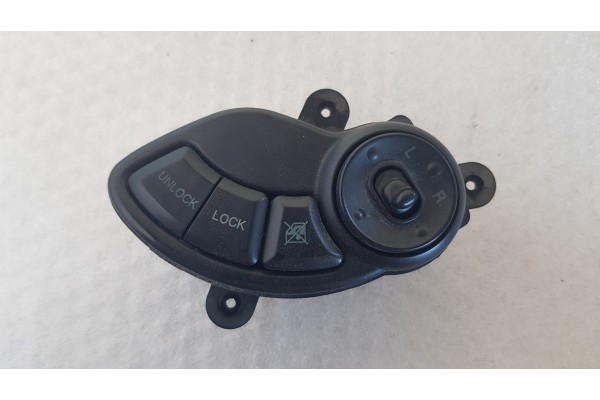 Recambio de mando retrovisor para hyundai santa fe (sm) 2.4 gls 4x4 referencia OEM IAM 9353026000  