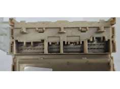 Recambio de caja reles / fusibles para toyota verso 1.6d4d 112 fap referencia OEM IAM 827300F320  