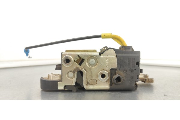 Recambio de cerradura puerta trasera derecha para citroen jumpy 1.6 hdi 90 referencia OEM IAM 9681336380  