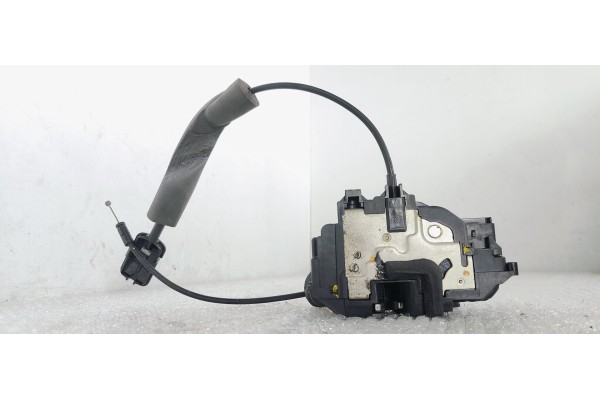 Recambio de cerradura puerta delantera izquierda para renault laguna grandtour iii referencia OEM IAM 805010001R  
