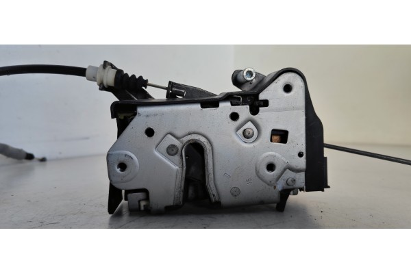 Recambio de cerradura puerta trasera izquierda para land rover range rover (lm) td6 vogue referencia OEM IAM CWC500090  