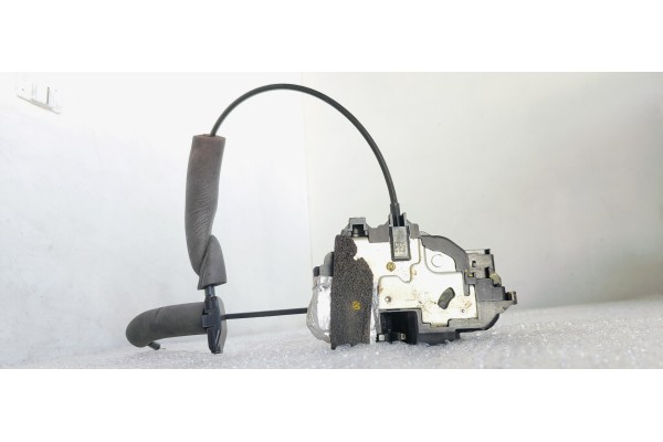 Recambio de cerradura puerta trasera izquierda para renault laguna grandtour iii referencia OEM IAM 825010003R  