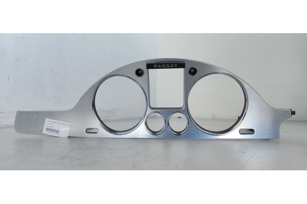 Recambio de moldura para volkswagen passat berlina (3c2) highline referencia OEM IAM 3C1858335  