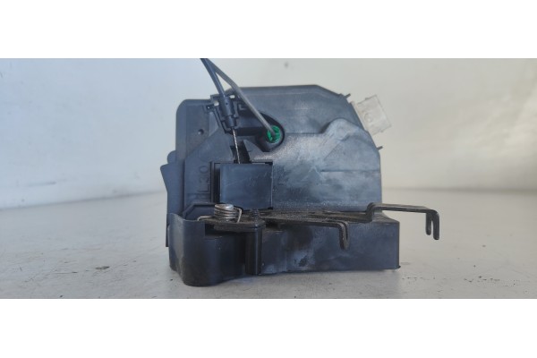 Recambio de cerradura puerta trasera derecha para land rover range rover (lm) td6 vogue referencia OEM IAM 3H0299  