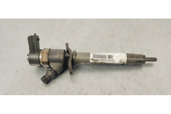 Recambio de inyector para volvo s60 berlina d5 referencia OEM IAM 0445110078  