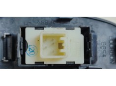 Recambio de mando elevalunas trasero izquierdo para toyota avensis wagon (t25) 2.0 d-cat referencia OEM IAM 7423205160  