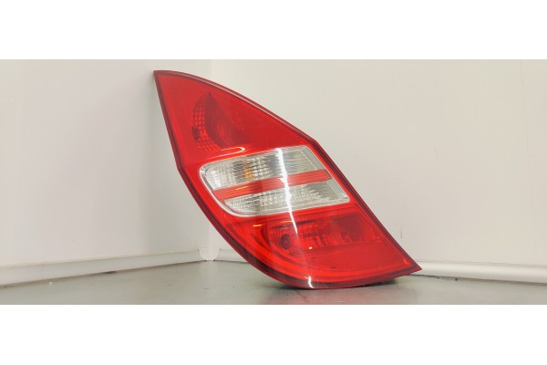 Recambio de piloto trasero izquierdo para hyundai i30 1.6 crdi 115 referencia OEM IAM   