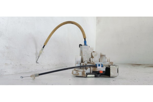 Recambio de cerradura puerta delantera derecha para fiat doblo 1.3 jtd 90 referencia OEM IAM 51810883  