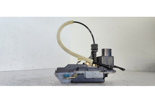 Recambio de cerradura puerta trasera derecha para volvo xc90 t6 geartronic referencia OEM IAM   