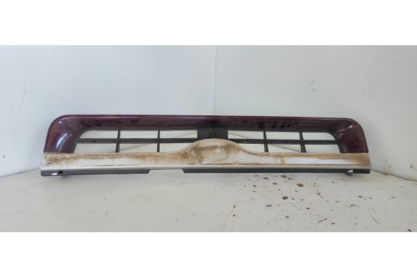 Recambio de rejilla delantera para ford maverick (ml) básico referencia OEM IAM 623100F100  