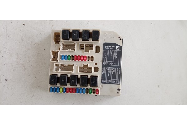 Recambio de caja reles / fusibles para nissan x-trail (t31) se referencia OEM IAM   