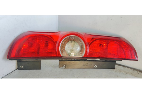 Recambio de piloto trasero izquierdo para fiat doblo 1.3 jtd 90 referencia OEM IAM 00518106740  