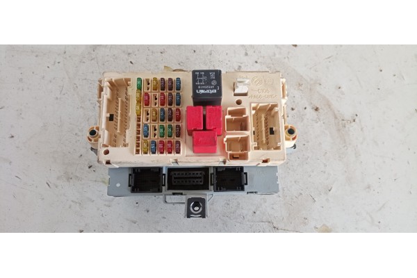 Recambio de caja reles / fusibles para fiat stilo (192) 1.4 referencia OEM IAM 50120952004 51711819 
