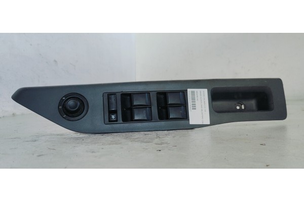 Recambio de mando elevalunas delantero izquierdo para dodge caliber 2.0i 155 referencia OEM IAM 56040691AD  
