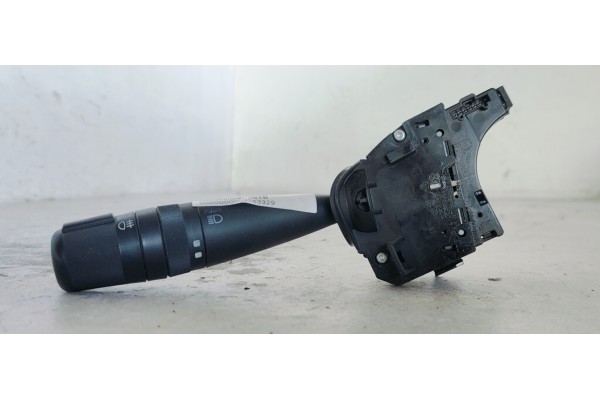 Recambio de mando intermitentes para dodge caliber 2.0i 155 referencia OEM IAM 215003  