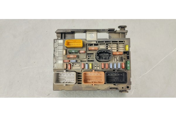 Recambio de caja reles / fusibles para peugeot 407 sw sport referencia OEM IAM 9664705980  