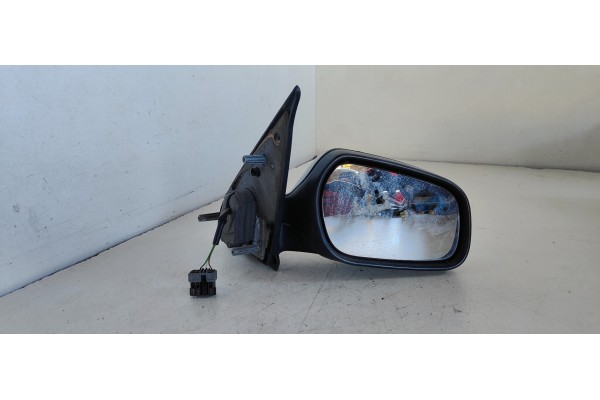 Recambio de retrovisor derecho para citroen xsara coupe 1.4 referencia OEM IAM 9625246477  