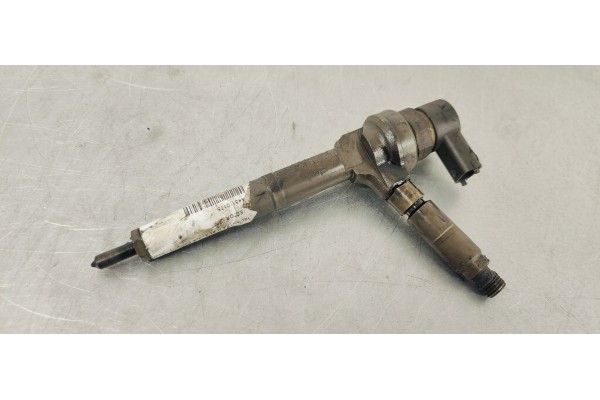 Recambio de inyector para opel astra h berlina enjoy referencia OEM IAM 0445110175  