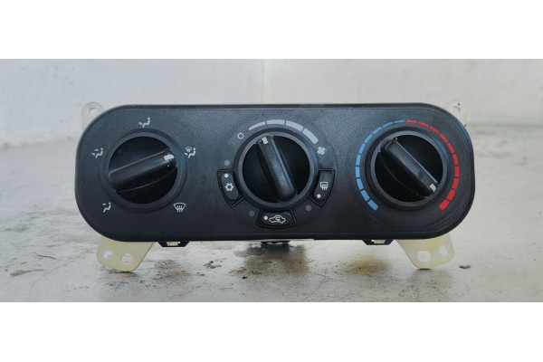 Recambio de mando calefaccion / aire acondicionado para dodge caliber 2.0i 155 referencia OEM IAM P05058307AE  