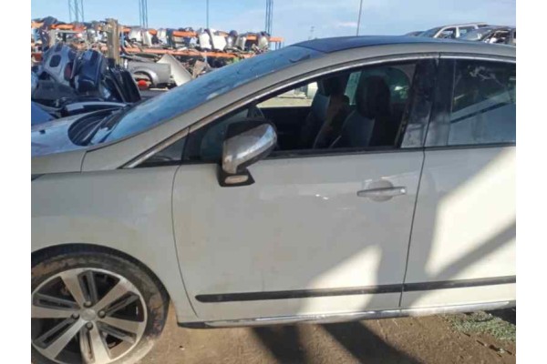 Recambio de puerta delantera izquierda para peugeot 3008 1.2i turbo 130 referencia OEM IAM   